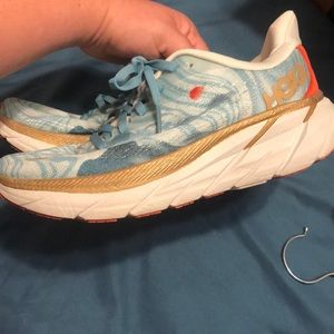 New worn once Womens Hoka tennis shoe